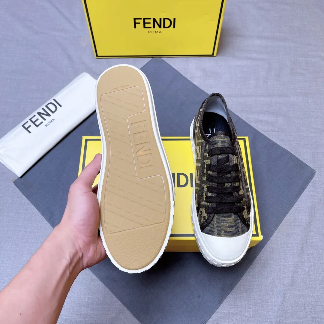 P380 men's shoes 💰Fendǐ Domino sneakers with jacquard FF pattern, embossed FF pattern on the toe, canvas upper, TPU customized outsole Size: 38-45 (customized for 45) No. 018